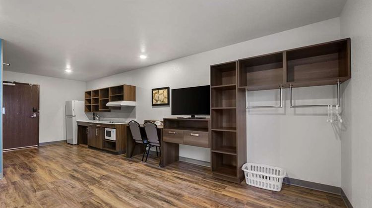 WoodSpring Suites Yorktown Newport News Room