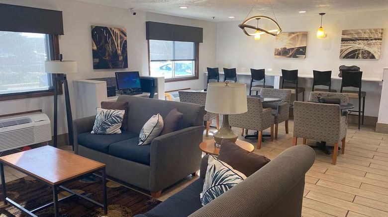 <b>Baymont by Wyndham Danville IL Lobby</b>. Images powered by <a href="https://iceportal.shijigroup.com/" title="IcePortal" target="_blank">IcePortal</a>.