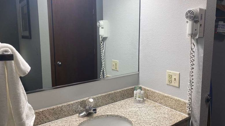 <b>Baymont by Wyndham Danville IL Room</b>. Images powered by <a href="https://iceportal.shijigroup.com/" title="IcePortal" target="_blank">IcePortal</a>.