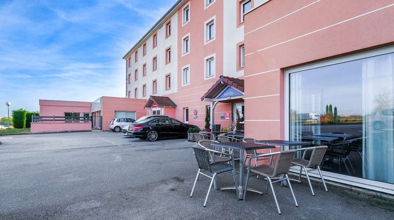 <b>Hotel Kyriad Dijon Sud - Longvic Exterior</b>. Images powered by <a href="https://iceportal.shijigroup.com/" title="IcePortal" target="_blank">IcePortal</a>.