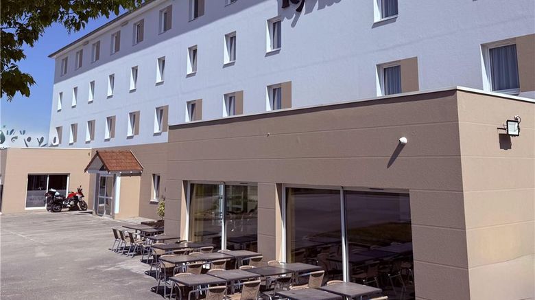 <b>Hotel Kyriad Dijon Sud - Longvic Exterior</b>. Images powered by <a href="https://iceportal.shijigroup.com/" title="IcePortal" target="_blank">IcePortal</a>.