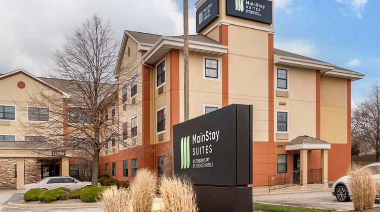 MainStay Suites Chicago Hillside Exterior