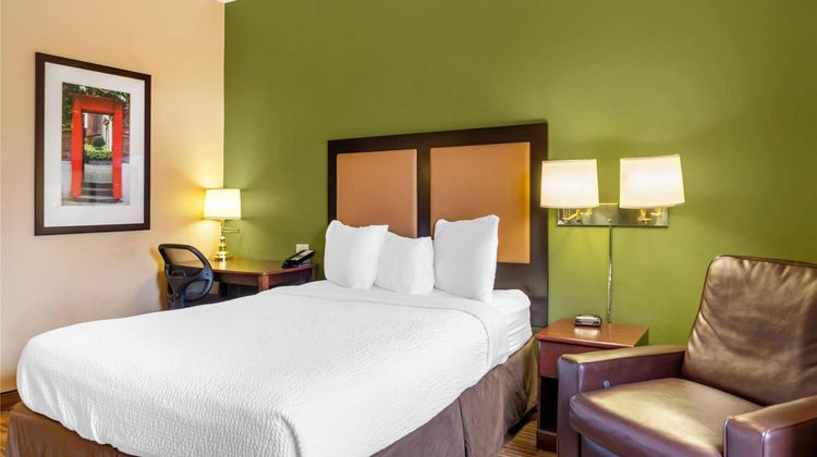 MainStay Suites Chicago Hillside Room