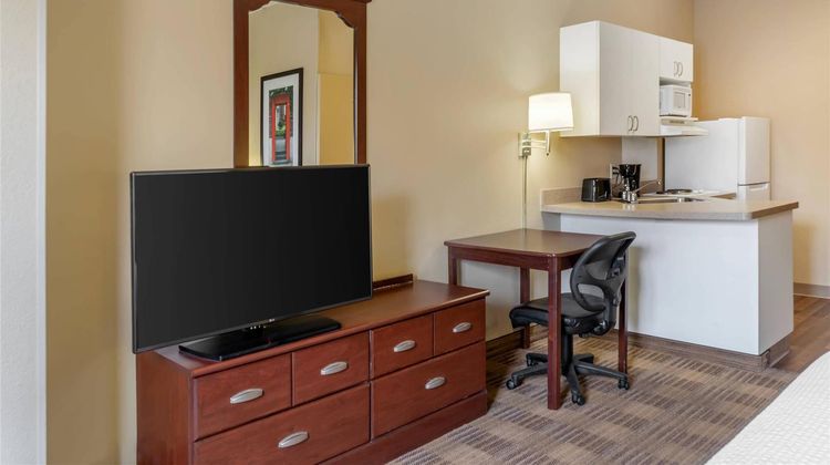 MainStay Suites Chicago Hillside Room