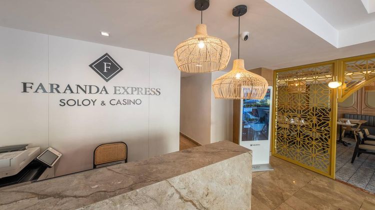 Hotel La Compania Lobby