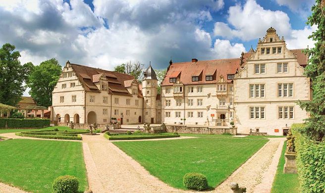 Schlosshotel Muenchhausen Exterior