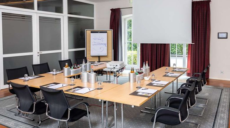 <b>Schlosshotel Muenchhausen Meeting</b>. Images powered by <a href="https://iceportal.shijigroup.com/" title="IcePortal" target="_blank">IcePortal</a>.