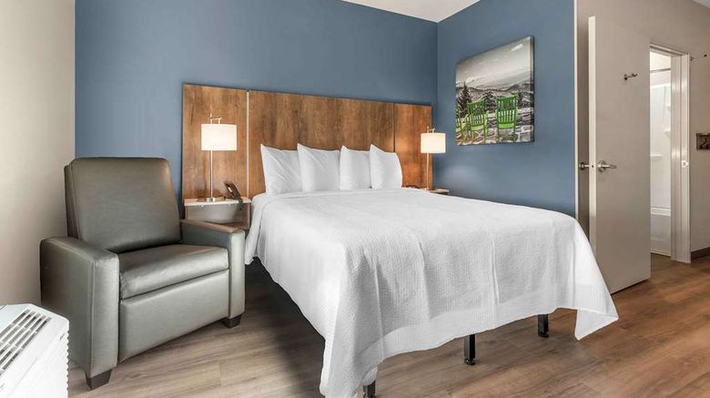 <b>Premier Suites Greenville-Spartanburg Room</b>. Images powered by <a href="https://iceportal.shijigroup.com/" title="IcePortal" target="_blank">IcePortal</a>.