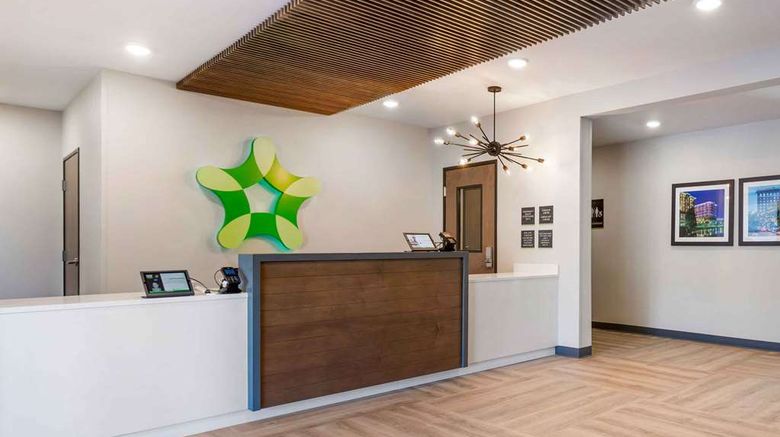 <b>Premier Suites Greenville-Spartanburg Lobby</b>. Images powered by <a href="https://iceportal.shijigroup.com/" title="IcePortal" target="_blank">IcePortal</a>.