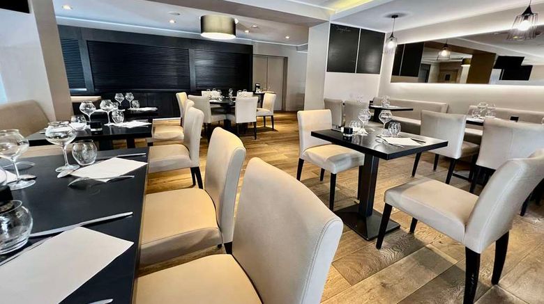 <b>Parc Hotel Restaurant</b>. Images powered by <a href="https://iceportal.shijigroup.com/" title="IcePortal" target="_blank">IcePortal</a>.