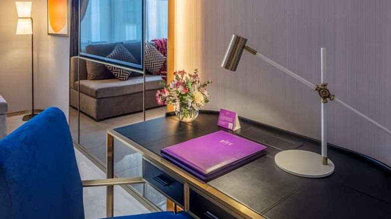 <b>Glee Hotel Room</b>. Images powered by <a href="https://iceportal.shijigroup.com/" title="IcePortal" target="_blank">IcePortal</a>.