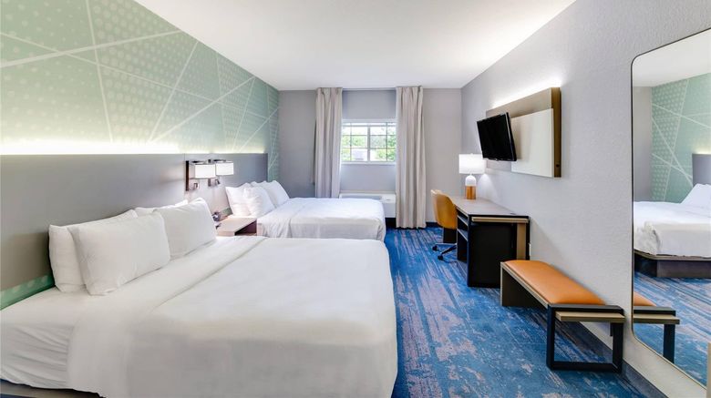 <b>Comfort Inn & Suites Weston-Wausau Room</b>. Images powered by <a href="https://iceportal.shijigroup.com/" title="IcePortal" target="_blank">IcePortal</a>.