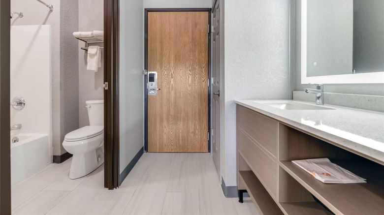 <b>Comfort Inn & Suites Weston-Wausau Room</b>. Images powered by <a href="https://iceportal.shijigroup.com/" title="IcePortal" target="_blank">IcePortal</a>.