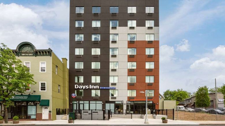 Days Inn by Wyndham Staten Island Exterior. Images powered by <a href="https://iceportal.shijigroup.com" target="_blank" rel="noopener">Ice Portal</a>.