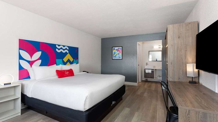 Developer Inn Highway, Howard Johnson Room