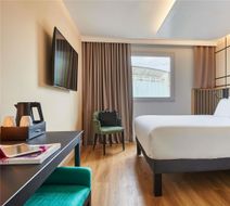 Mercure Paris Nanterre Room