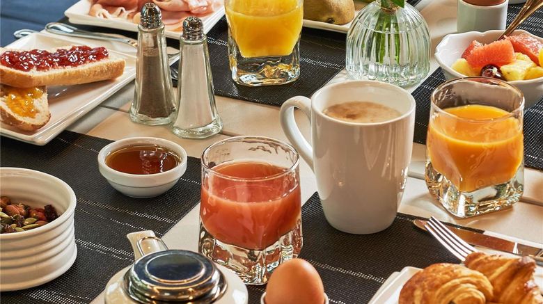 <b>Mercure Paris Nanterre Restaurant</b>. Images powered by <a href="https://iceportal.shijigroup.com/" title="IcePortal" target="_blank">IcePortal</a>.