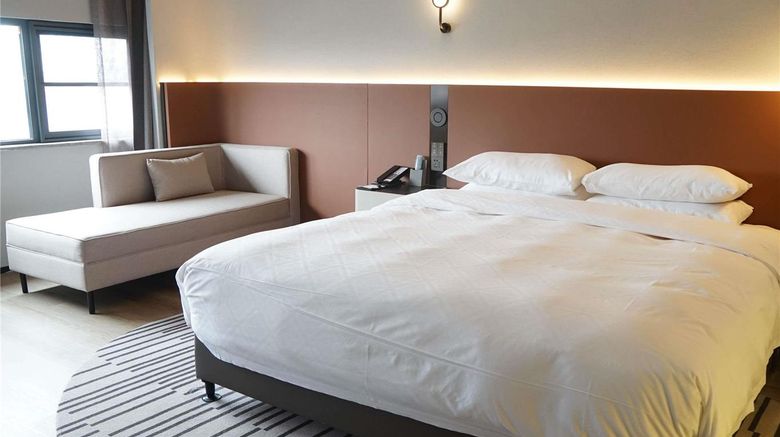 <b>Novotel Nantong Center Room</b>. Images powered by <a href="https://iceportal.shijigroup.com/" title="IcePortal" target="_blank">IcePortal</a>.