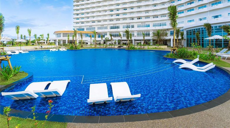 <b>Grand Mercure Okinawa Cape Zanpa Resort Pool</b>. Images powered by <a href="https://iceportal.shijigroup.com/" title="IcePortal" target="_blank">IcePortal</a>.
