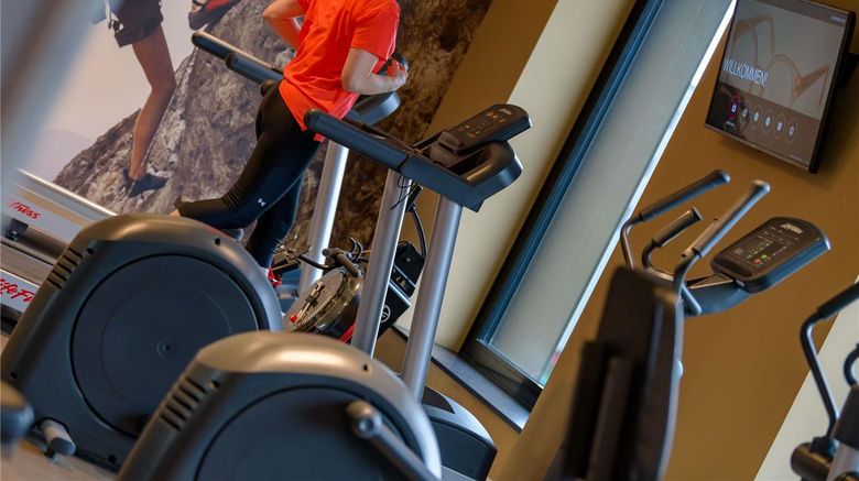 <b>Mercure Zurich City Health</b>. Images powered by <a href="https://iceportal.shijigroup.com/" title="IcePortal" target="_blank">IcePortal</a>.