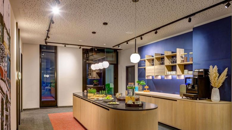 <b>Mercure Zurich City Meeting</b>. Images powered by <a href="https://iceportal.shijigroup.com/" title="IcePortal" target="_blank">IcePortal</a>.
