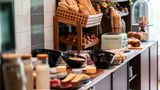 <b>Mercure Maintenon Restaurant</b>. Images powered by <a href="https://iceportal.shijigroup.com/" title="IcePortal" target="_blank">IcePortal</a>.