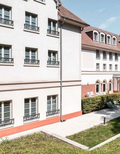 Mercure Maintenon