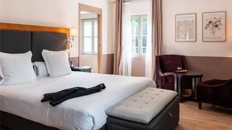 <b>Mercure Maintenon Room</b>. Images powered by <a href="https://iceportal.shijigroup.com/" title="IcePortal" target="_blank">IcePortal</a>.