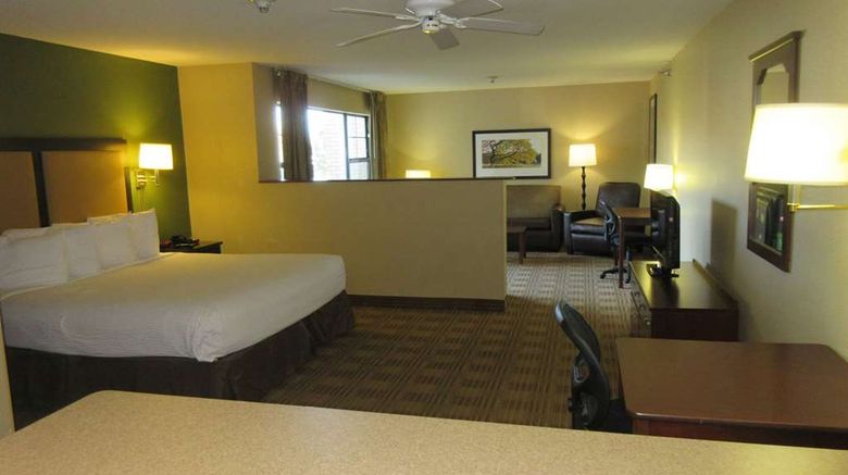<b>MainStay Suites Rochester S Mayo Clinic Room</b>. Images powered by <a href="https://iceportal.shijigroup.com/" title="IcePortal" target="_blank">IcePortal</a>.