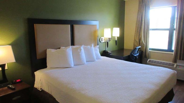 <b>MainStay Suites Rochester S Mayo Clinic Room</b>. Images powered by <a href="https://iceportal.shijigroup.com/" title="IcePortal" target="_blank">IcePortal</a>.