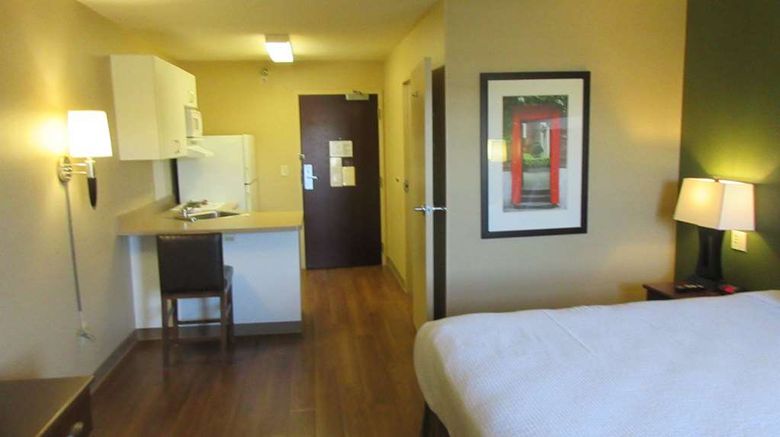 <b>MainStay Suites Rochester S Mayo Clinic Room</b>. Images powered by <a href="https://iceportal.shijigroup.com/" title="IcePortal" target="_blank">IcePortal</a>.