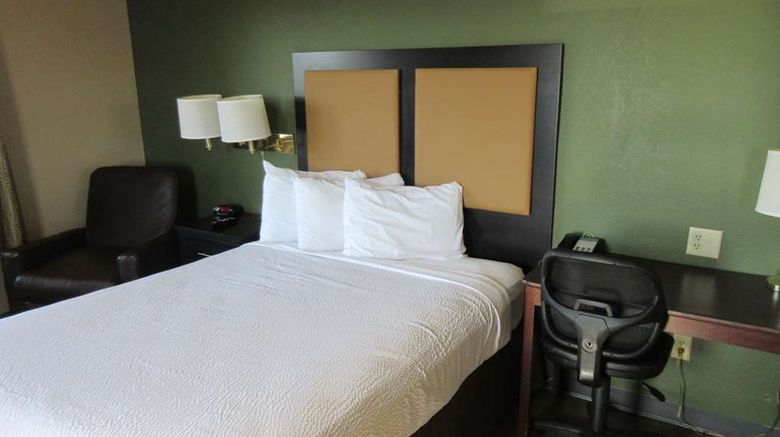 <b>MainStay Suites Rochester S Mayo Clinic Room</b>. Images powered by <a href="https://iceportal.shijigroup.com/" title="IcePortal" target="_blank">IcePortal</a>.