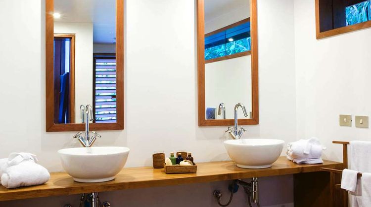 Gangehi Island Resort Suite