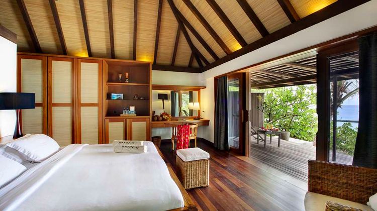 Gangehi Island Resort Suite