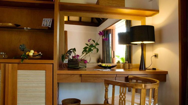 Gangehi Island Resort Suite