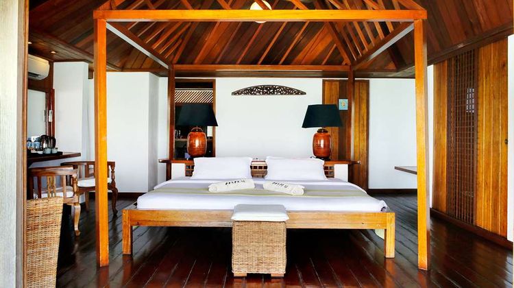 Gangehi Island Resort Suite