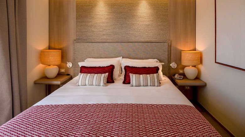 <b>Mangias Santa Teresa, Curio Coll Hilton Room</b>. Images powered by <a href="https://iceportal.shijigroup.com/" title="IcePortal" target="_blank">IcePortal</a>.