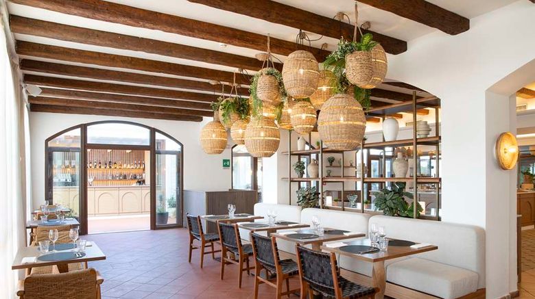<b>Mangias Santa Teresa, Curio Coll Hilton Restaurant</b>. Images powered by <a href="https://iceportal.shijigroup.com/" title="IcePortal" target="_blank">IcePortal</a>.