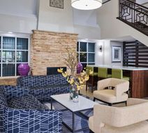 DoubleTree by Hilton Chatsworth Lobby