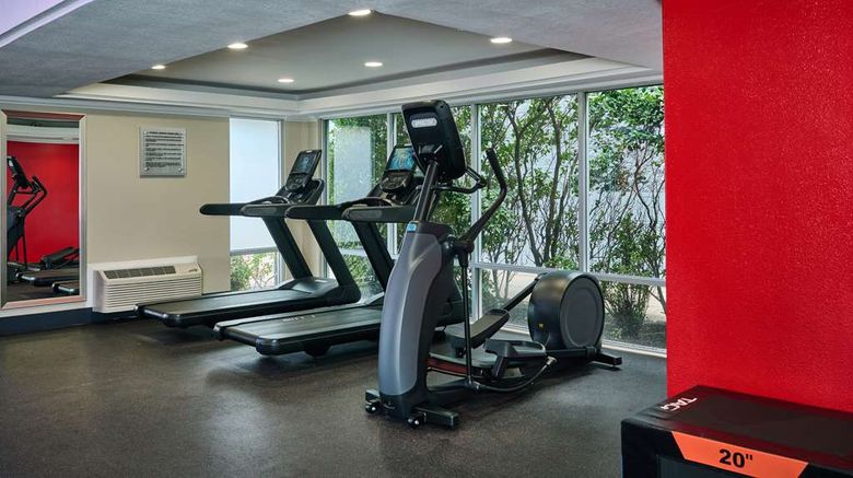 <b>DoubleTree by Hilton Chatsworth Health</b>. Images powered by <a href="https://iceportal.shijigroup.com/" title="IcePortal" target="_blank">IcePortal</a>.