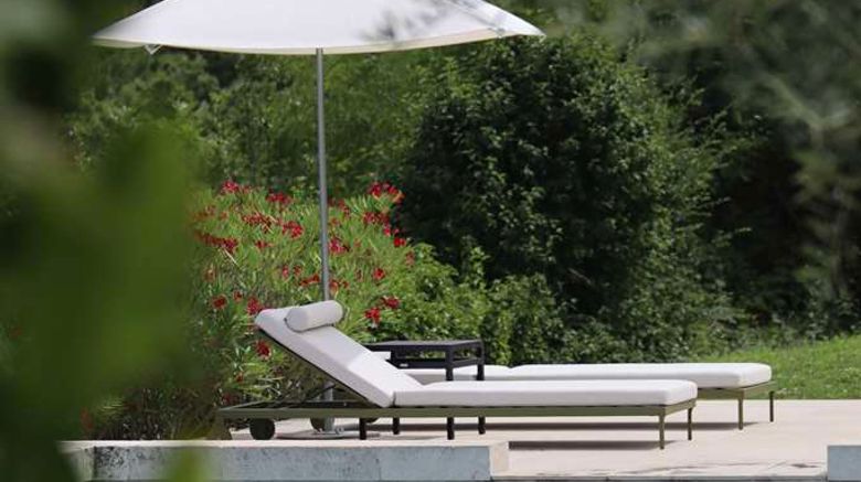 <b>Chateau les Oliviers de Salettes Pool</b>. Images powered by <a href="https://iceportal.shijigroup.com/" title="IcePortal" target="_blank">IcePortal</a>.
