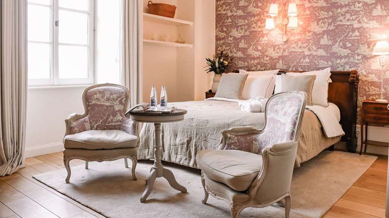 <b>Chateau les Oliviers de Salettes Room</b>. Images powered by <a href="https://iceportal.shijigroup.com/" title="IcePortal" target="_blank">IcePortal</a>.