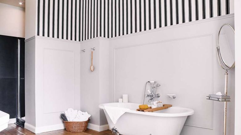 <b>Chateau les Oliviers de Salettes Suite</b>. Images powered by <a href="https://iceportal.shijigroup.com/" title="IcePortal" target="_blank">IcePortal</a>.