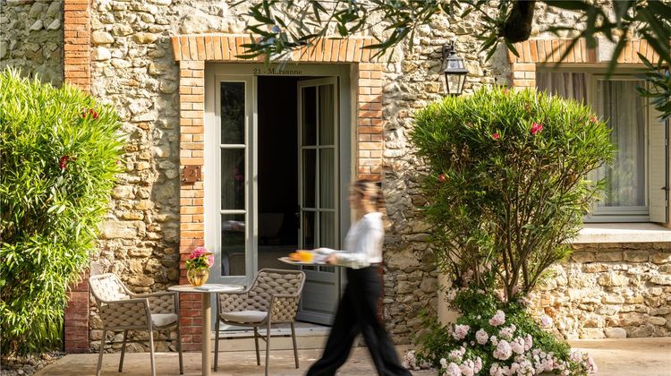 Chateau les Oliviers de Salettes Exterior