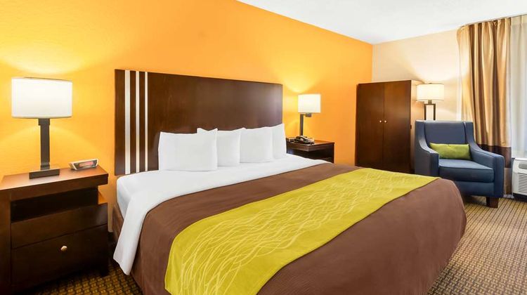 Sonesta Essential NW Houston Room