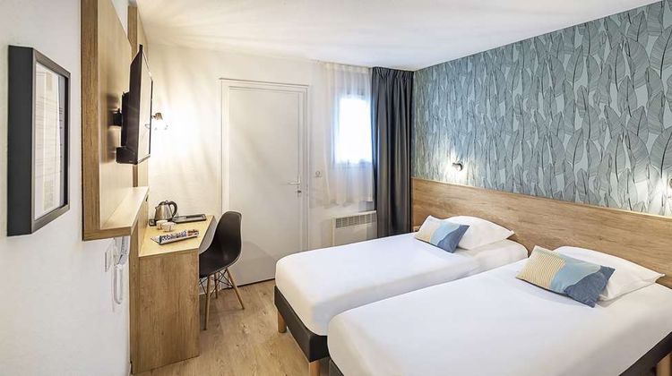 Ostal Pau Universite, Sure Coll by BW Room