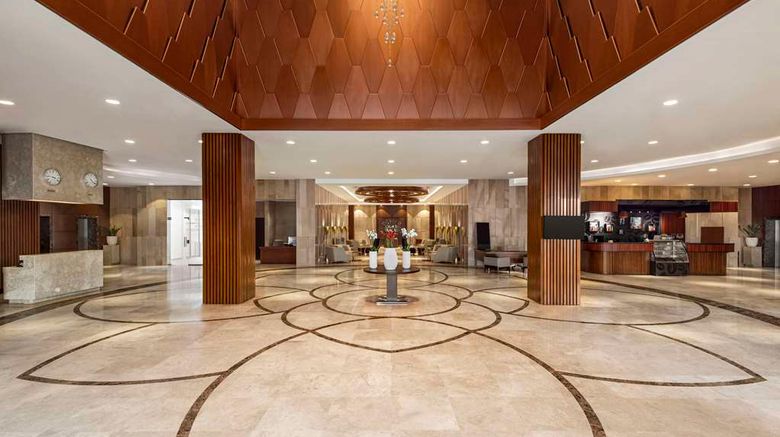 <b>Radisson Hotel Muscat Panorama Lobby</b>. Images powered by <a href="https://iceportal.shijigroup.com/" title="IcePortal" target="_blank">IcePortal</a>.