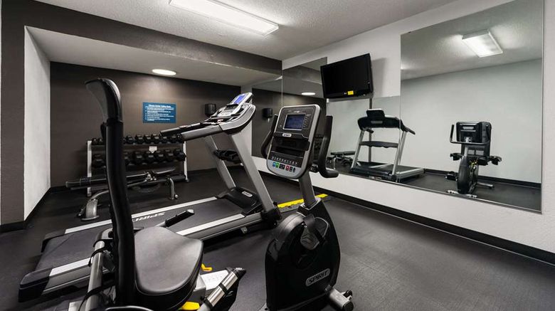 <b>Econo Lodge Rockford East Health</b>. Images powered by <a href="https://iceportal.shijigroup.com/" title="IcePortal" target="_blank">IcePortal</a>.