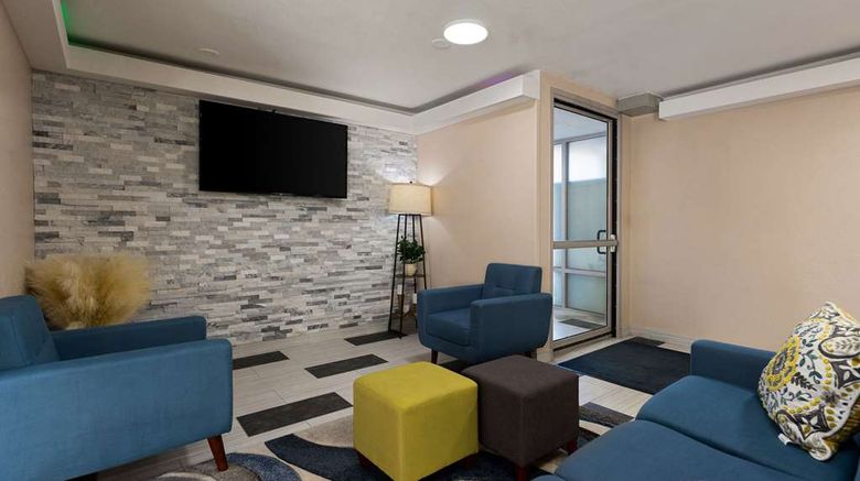 <b>Econo Lodge Rockford East Lobby</b>. Images powered by <a href="https://iceportal.shijigroup.com/" title="IcePortal" target="_blank">IcePortal</a>.