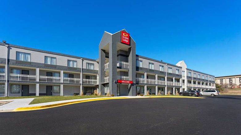<b>Econo Lodge Rockford East Exterior</b>. Images powered by <a href="https://iceportal.shijigroup.com/" title="IcePortal" target="_blank">IcePortal</a>.
